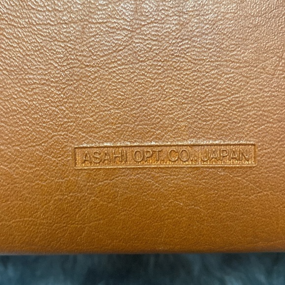 Vintage Pentax Brown Leather Camera Bag with accessories. - Picture 2 of 16